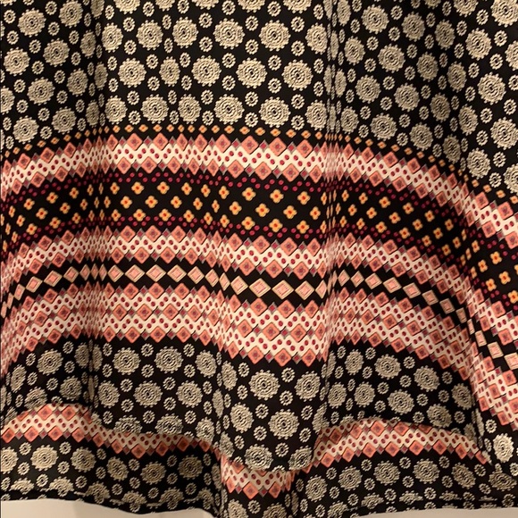 Patterned top - Picture 2 of 3